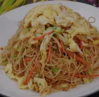 226 Spaghetti di riso con pollo 