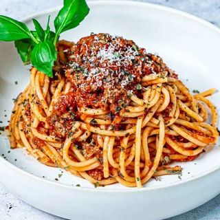 SPAGHETTI COM BOLOGNESE