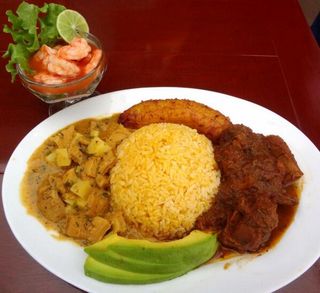 Guatita Con Seco De Carne