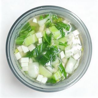 Zuppa di tofu con verdure