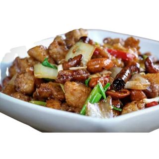 Dado De Pollo Con cacahuetes Al "Kompao" Picante