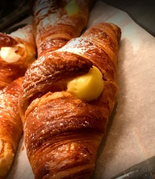 Brioche con crema pasticciera