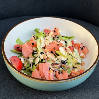 Salad with smoked salmon&honey-mustard dressing 