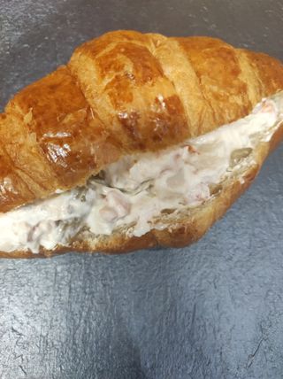 Croissant de ensaladilla 