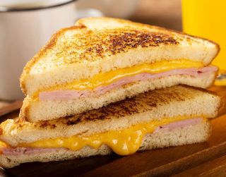 Sándwich Mixto York Y Queso