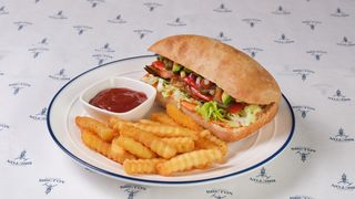 ბოსტნეულის სენდვიჩი მექსიკური კარტოფილით/Vegitable sandwich with fries