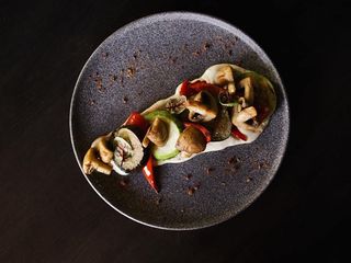 Овочі гриль з фірмовим соусом (200/50г)