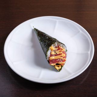 64. Temaki Spicy tuna - 1 pezzo