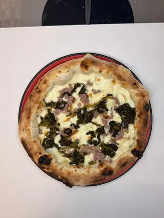Pizze La Salsiccia E Friarielli (33 Cm.)