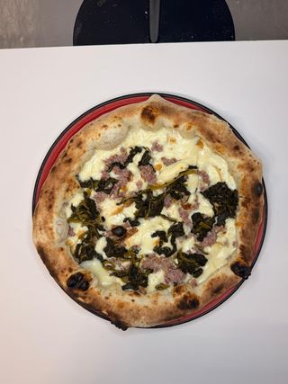 Pizze La Salsiccia E Friarielli (33 Cm.)