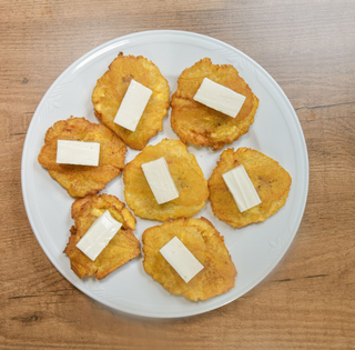 Patacones Con Queso