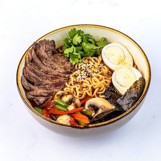 Рамен с говядиной  380 гр