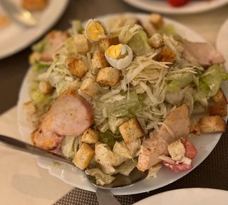 Цезарь с курицей