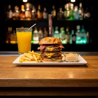 Bacon Fanatic burger