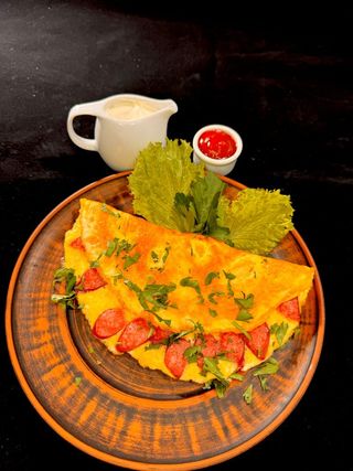 Омлет з ковбасою (200г)