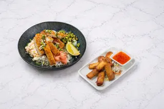 Katsu piletina + spring rolice