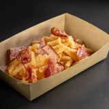 Cartofi prăjiți fondue cu cascaval si bacon crocant