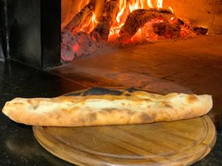 Skattata con mozzarella, carne e sottiletta