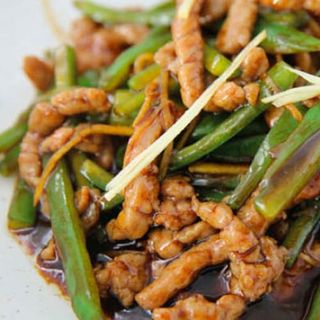 Láminas de picaña con pimientos 