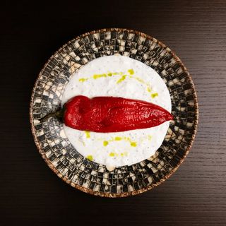 Ardei kapia cu stracciatella cu miere și trufe