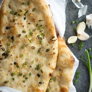 Garlic naan