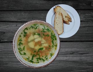 Курячий бульйон з овочами