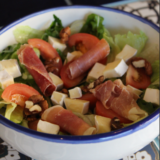 Салат з хамоном та брі (150 гр)