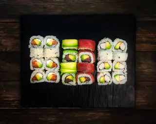 Bandeja California Roll (24 Piezas)