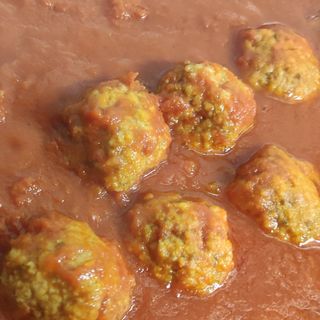 Polpette di vitello al sugo (4 pezzi)