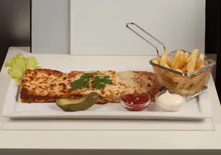 Тост Суджук и кашкавал (500г)