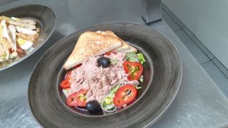 Tuna salata