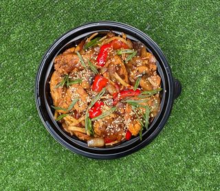 Удон с пилешко мeco