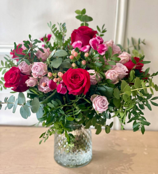 Ramo De Rosas Rojas Y Rosas De Pitiminí