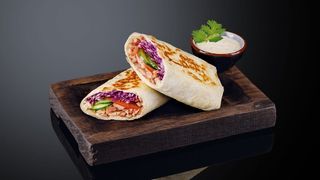 Ролл с мясом цыпленка