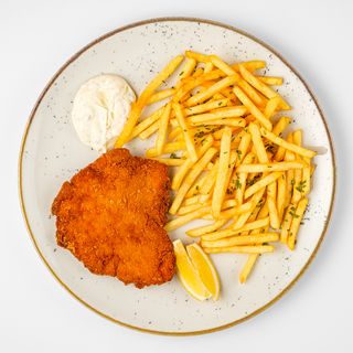 Pileći bečki uz prilog i tartar