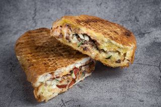 Донер говяжий в батоне