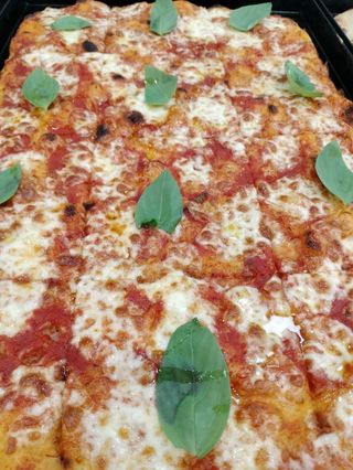 Trozos De Pizza Margherita (15 X 13 Cm. Aprox.)