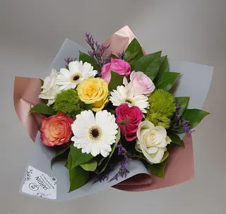 Buchet cu mix de flori 2