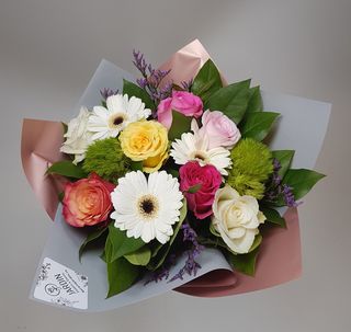 Buchet cu mix de flori 2