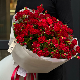 15 гілок троянди  Ред Ванесса 