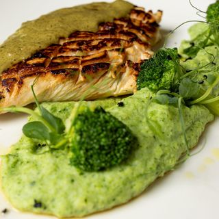 Piletina na Brokoliju