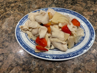 39. Pollo con peperoni e bambù