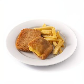 Plato Combinado De San Jacobo Con Huevo Y Patatas