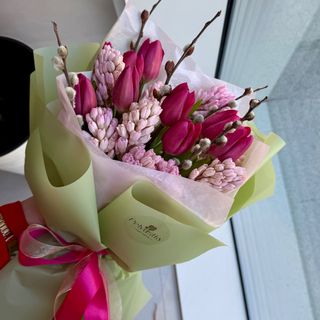 Букет з тюльпанами та гіацинтами 