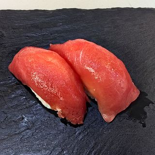 S2. Nigiri De Atún (2 Pzs.)