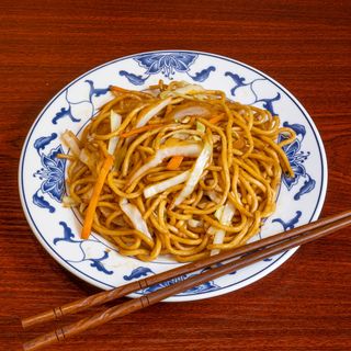 Pirjani domaći rezanci s povrćem