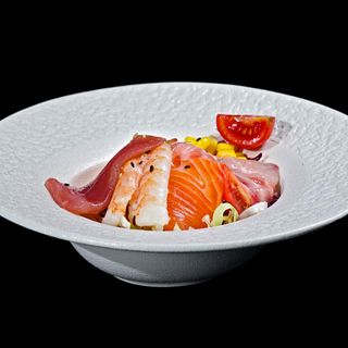 32 Insalata pesce misto