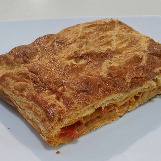 Empanada De Atún ( ración )
