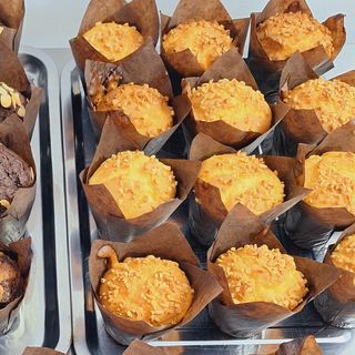 Brioșe vanilie și alune 