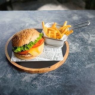 Orhideja burger + Cappy jabuka